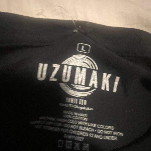 Uzumaki Black T-Shirt Large Junji ITO - Picture 3 of 3